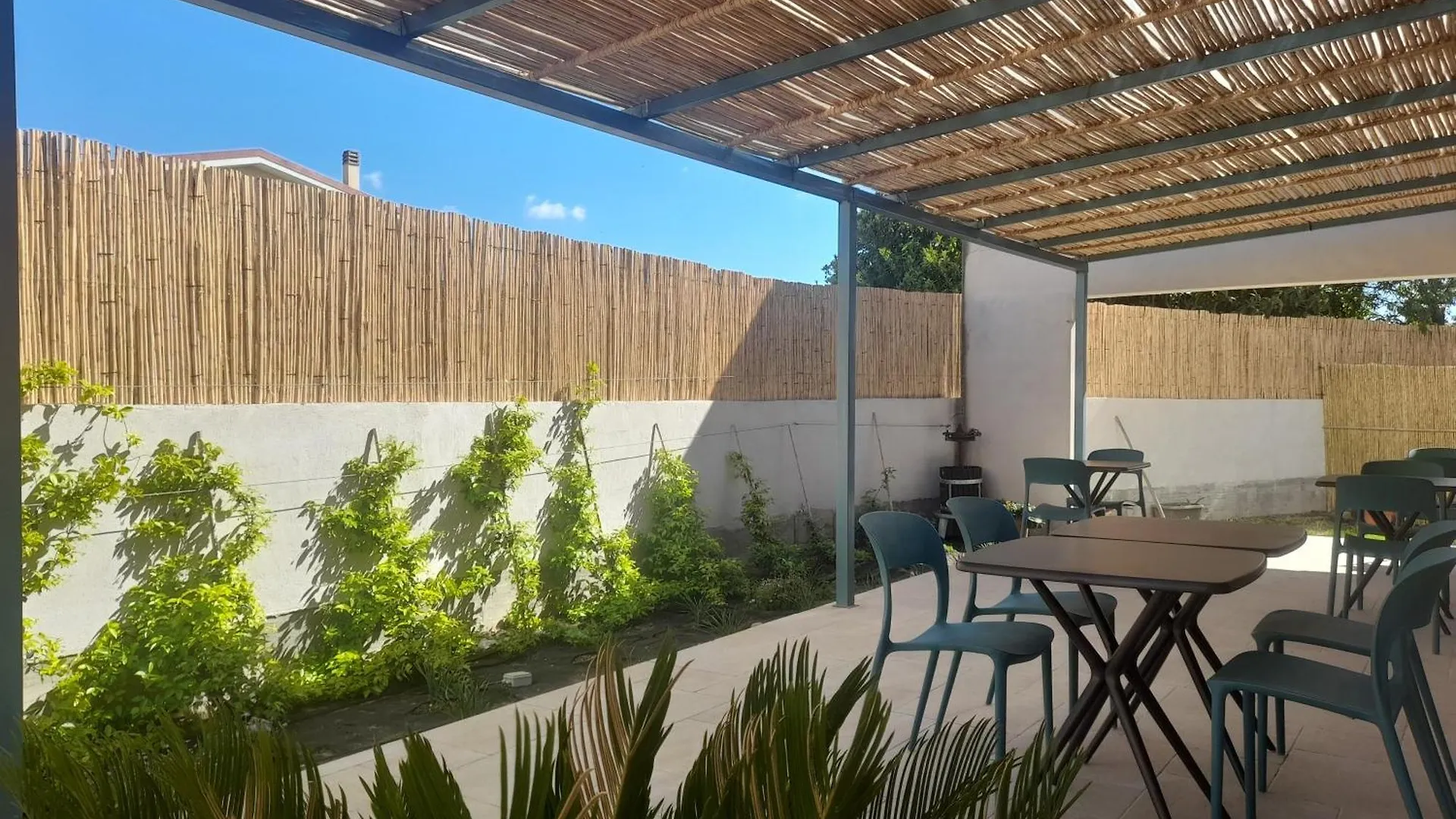 Girasole Boutique B&B Riola Sardo 0*,